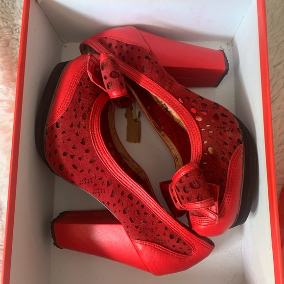 Red heels - Picture 4 of 6